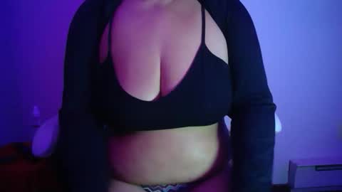 Snapshot of vibe_xxxo chatting on March 2026 04:41:01 AM vibe_xxxo online show from March 2026 04:41:01 AM