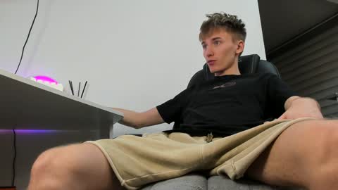 Snapshot of vibemygirl chatting on December 2024 12:28:02 PM vibemygirl online show from December 2024 12:28:02 PM