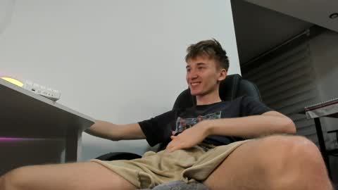 Snapshot of vibemygirl chatting on December 2024 04:43:01 PM vibemygirl online show from December 2024 04:43:01 PM