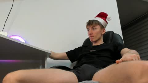 Snapshot of vibemygirl chatting on December 2024 01:54:02 PM vibemygirl online show from December 2024 01:54:02 PM