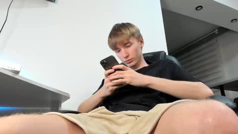 Snapshot of vibemygirl chatting on January 2025 12:00:01 PM vibemygirl online show from January 2025 12:00:01 PM