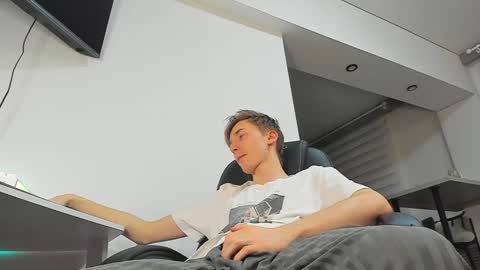 Snapshot of vibemygirl chatting on January 2025 03:00:01 PM vibemygirl online show from January 2025 03:00:01 PM