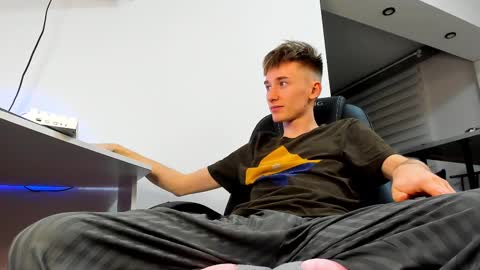 Snapshot of vibemygirl chatting on February 2025 02:57:02 PM vibemygirl online show from February 2025 02:57:02 PM