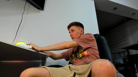 Snapshot of vibemygirl chatting on February 2025 12:58:01 PM vibemygirl online show from February 2025 12:58:01 PM