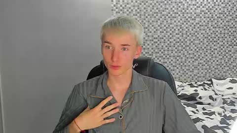 Snapshot of vibemygirl chatting on September 2025 11:43:01 AM vibemygirl online show from September 2025 11:43:01 AM