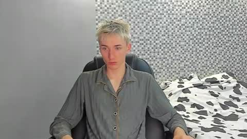 Snapshot of vibemygirl chatting on September 2025 12:06:01 PM vibemygirl online show from September 2025 12:06:01 PM