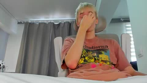 Snapshot of vibemygirl chatting on November 2025 08:37:02 AM vibemygirl online show from November 2025 08:37:02 AM