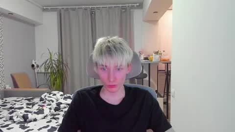 vibemygirl online show from December 2025 12:03:02 PM