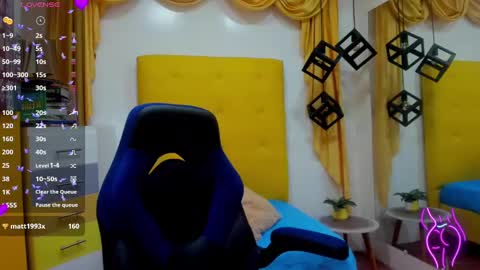 nahomy online show from February 2025 04:13:02 PM