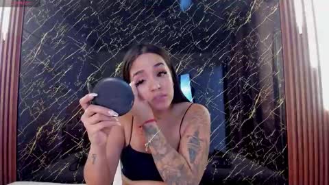 Snapshot of vichy_evans chatting on January 2026 07:16:02 PM Vichy Everyday From 1400 to 2130 Col Time online show from January 2026 07:16:02 PM