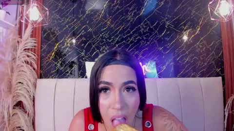 Snapshot of vichy_evans chatting on February 2026 02:48:02 PM Vichy Everyday From 1400 to 2130 Col Time online show from February 2026 02:48:02 PM