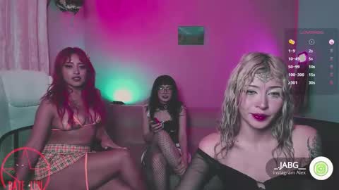 Snapshot of vicioushorse33 chatting on October 2025 03:15:02 AM Sophie and Stan online show from October 2025 03:15:02 AM