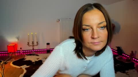 Snapshot of viciousqueen chatting on November 2025 09:21:01 AM ViciousQueenu can call me Laura online show from November 2025 09:21:01 AM