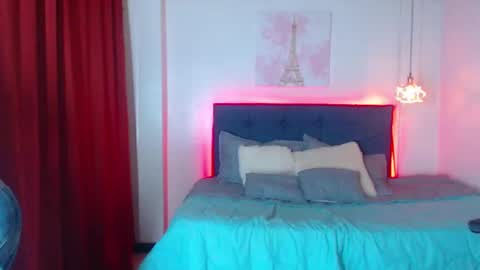 Snapshot of vicky_bass chatting on March 2025 01:56:02 AM VICTORIA online show from March 2025 01:56:02 AM