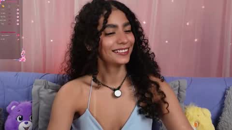 Snapshot of vicky_curly chatting on November 2025 12:31:02 AM vicky_curly online show from November 2025 12:31:02 AM
