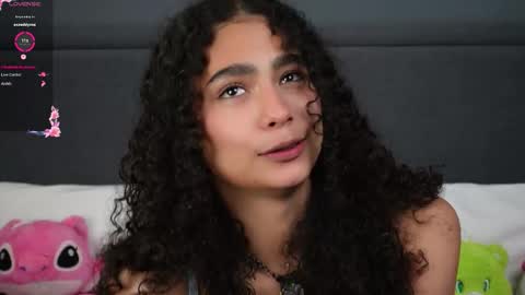 Snapshot of vicky_curly chatting on December 2025 03:01:02 AM vicky_curly online show from December 2025 03:01:02 AM