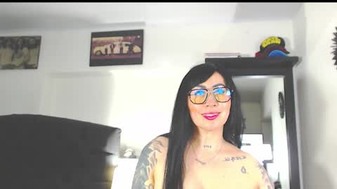 Vicky  online show from October 2025 11:05:02 AM