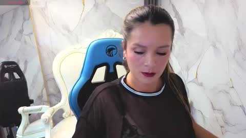Victoria Arenas online show from October 2025 08:41:02 PM
