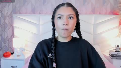 victoria___jonnes online show from October 2025 12:25:02 PM