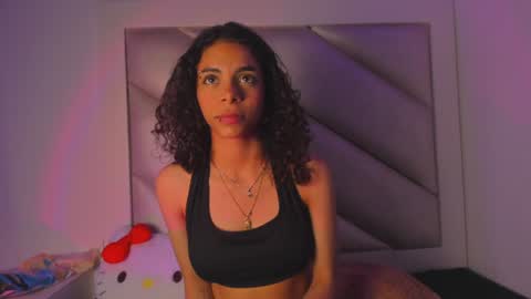 Snapshot of victoria__js_ chatting on June 2026 04:21:02 AM Victoria online show from June 2026 04:21:02 AM