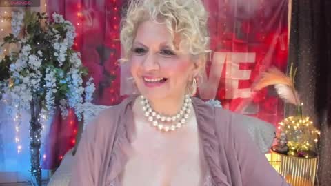 Snapshot of victoria_dior chatting on April 2026 05:17:02 PM diorvictoria9 online show from April 2026 05:17:02 PM