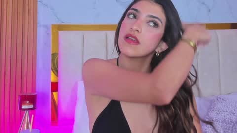 Snapshot of victoria_joliegb chatting on December 2024 03:47:02 PM Victoria Lozano online show from December 2024 03:47:02 PM