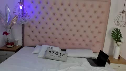 Snapshot of victoria_kitt chatting on June 2026 02:24:02 AM victoria_kitt online show from June 2026 02:24:02 AM