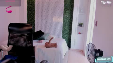 Snapshot of victoria_mooree chatting on March 2026 03:55:02 PM Victoria Everyday From 1400 to 2130 Col Time online show from March 2026 03:55:02 PM