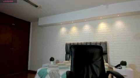 Snapshot of victoria_mooree chatting on May 2026 04:59:01 PM Victoria Everyday From 1400 to 2130 Col Time online show from May 2026 04:59:01 PM