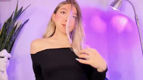 D A N I online show from November 2025 05:56:01 PM