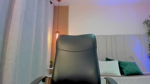 Snapshot of victoria_rossee chatting on June 2026 01:39:02 PM VICTORIA online show from June 2026 01:39:02 PM