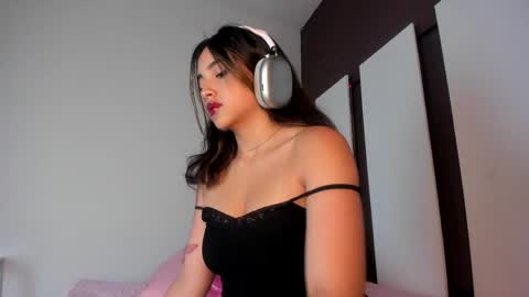 victoriaa2_doll online show from May 2026 02:03:02 PM
