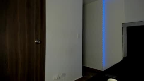 VICTORIA online show from November 2025 12:04:01 PM