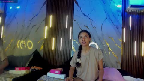 Victoria  online show from November 2025 08:41:01 PM