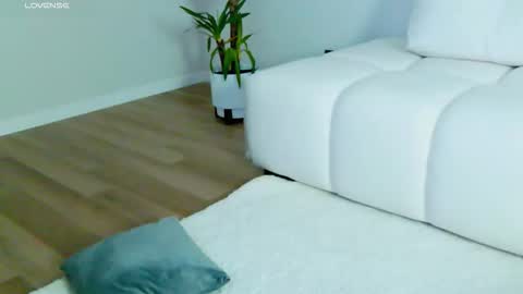 Miss V online show from November 2025 02:33:02 AM