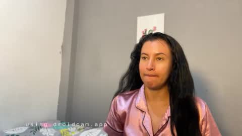 Snapshot of victorialeens chatting on December 2025 01:32:02 AM VICTORIA online show from December 2025 01:32:02 AM