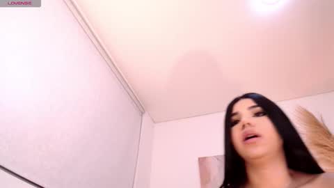 Snapshot of victorialeia chatting on December 2025 11:54:01 PM Victoria online show from December 2025 11:54:01 PM