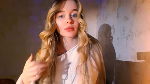 Snapshot of victoriande chatting on December 2024 01:06:01 PM Eva and Victor online show from December 2024 01:06:01 PM