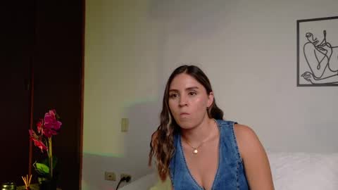 Snapshot of victorianova chatting on May 2026 06:39:01 PM VictoriaNova online show from May 2026 06:39:01 PM