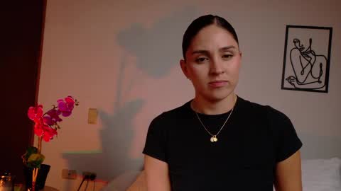 Snapshot of victorianova chatting on May 2026 06:03:01 PM VictoriaNova online show from May 2026 06:03:01 PM