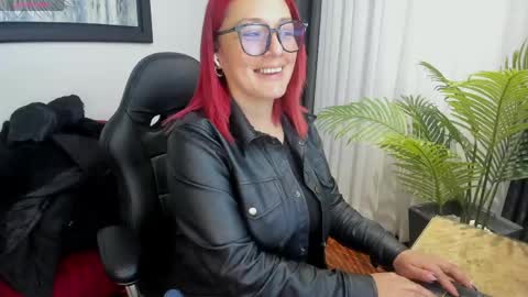 Snapshot of victoriapaker chatting on May 2026 12:22:02 PM victoriapaker online show from May 2026 12:22:02 PM