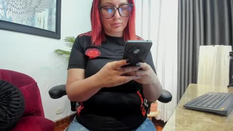 Snapshot of victoriapaker chatting on May 2026 12:02:02 PM victoriapaker online show from May 2026 12:02:02 PM
