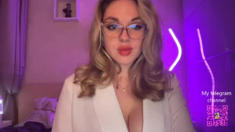 Snapshot of victoriateacher chatting on April 2026 08:58:02 PM Victoria online show from April 2026 08:58:02 PM