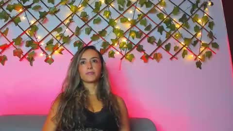 Snapshot of victoriia_rose_ chatting on November 2025 03:31:02 AM victoriia_rose_ online show from November 2025 03:31:02 AM