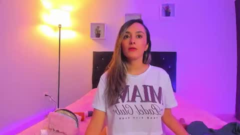 Snapshot of victoriia_rose_ chatting on March 2026 04:01:02 AM victoriia_rose_ online show from March 2026 04:01:02 AM