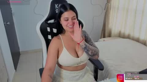 Snapshot of victoryyy__ chatting on April 2026 07:52:01 PM V I C T O R I A online show from April 2026 07:52:01 PM