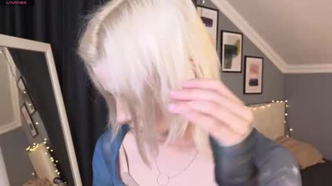 Snapshot of vienna_gones chatting on March 2026 12:16:01 PM Eva online show from March 2026 12:16:01 PM