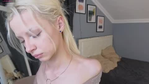 Snapshot of vienna_gones chatting on April 2026 12:24:01 PM Eva online show from April 2026 12:24:01 PM