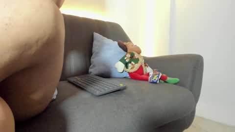 Snapshot of viic_strong1 chatting on December 2024 10:01:02 PM Victoria Strong online show from December 2024 10:01:02 PM