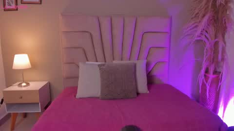 Snapshot of viictoria_becker chatting on February 2026 11:51:01 AM Victoria online show from February 2026 11:51:01 AM